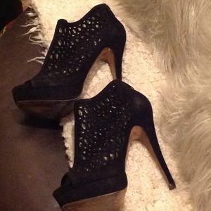 ALDO PEEP TOE 4 in SEXY SHOES w/PLATFORM